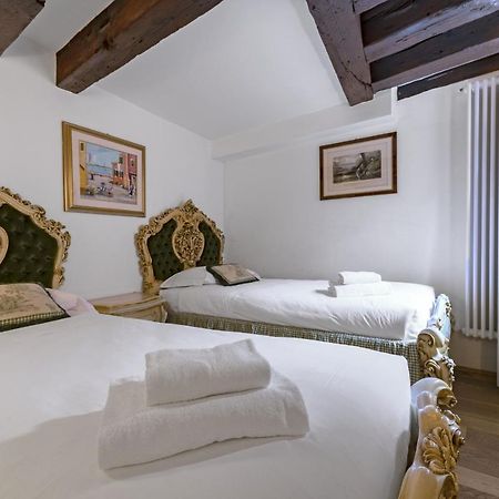 Gondola Luxury - Campo Santi Filippo E Giacomo By Wonderful Italy ヴェネツィア エクステリア 写真