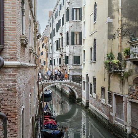 Gondola Luxury - Campo Santi Filippo E Giacomo By Wonderful Italy ヴェネツィア エクステリア 写真