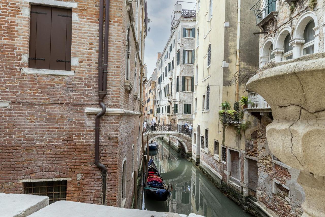 Gondola Luxury - Campo Santi Filippo E Giacomo By Wonderful Italy ヴェネツィア エクステリア 写真