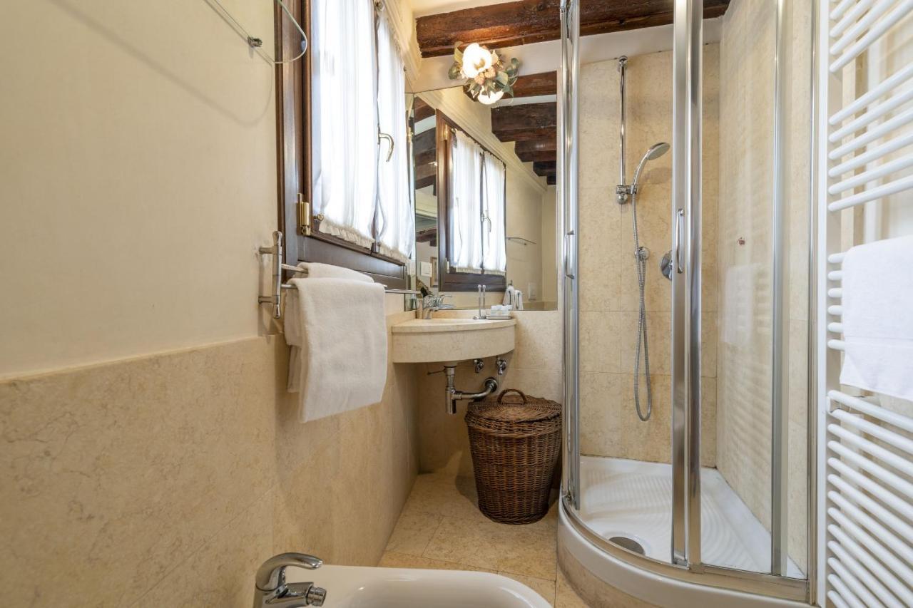 Gondola Luxury - Campo Santi Filippo E Giacomo By Wonderful Italy ヴェネツィア エクステリア 写真
