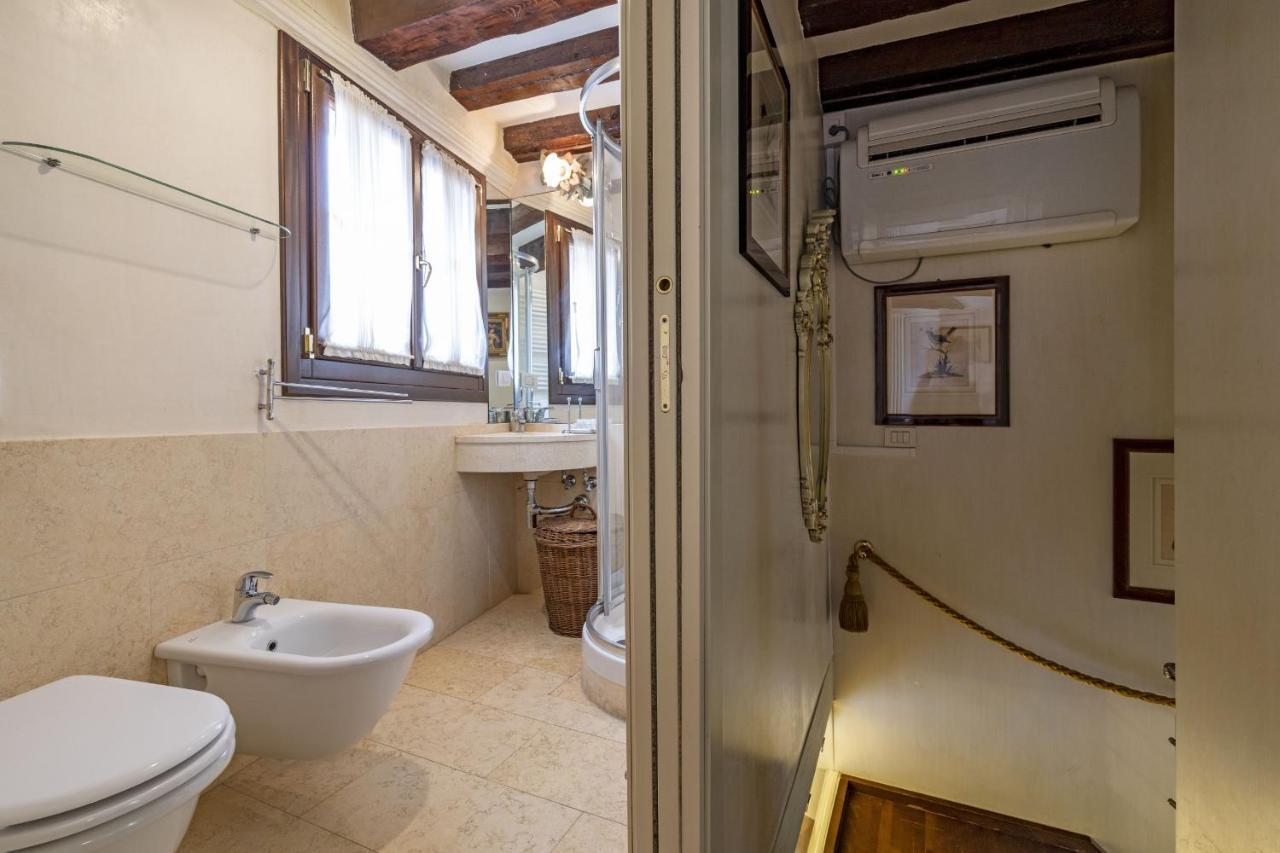 Gondola Luxury - Campo Santi Filippo E Giacomo By Wonderful Italy ヴェネツィア エクステリア 写真